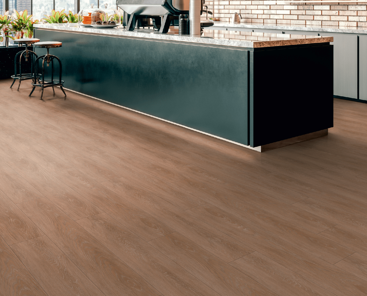 Küche mit Vinylboden in Holzoptik